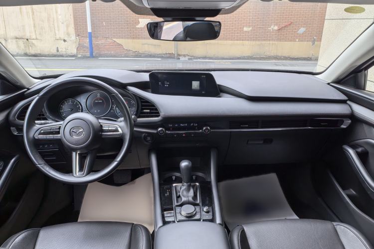Used Mazda 3 Axela 2023 2.0L Automatic ZhiZhen Edition Interior 2