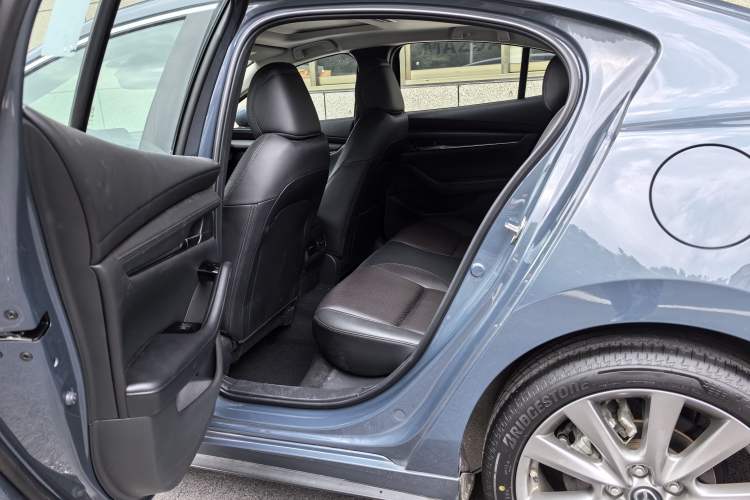 Used Mazda 3 Axela 2023 2.0L Automatic ZhiZhen Edition Interior 3