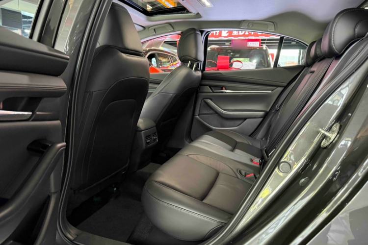Used Mazda 3 Axela 2023 2.0L Automatic ZhiZhen Edition Interior 3