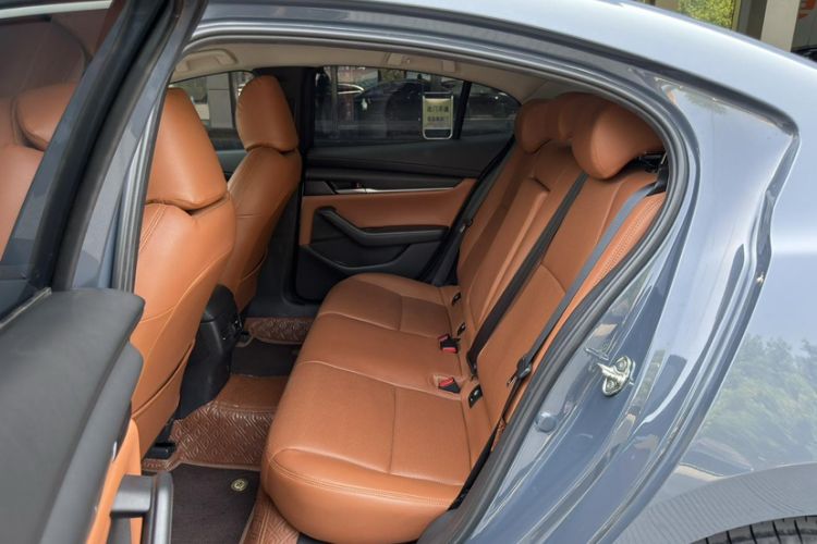 Used Mazda 3 Axela 2023 1.5L Manual ZhiMei Edition Interior 3