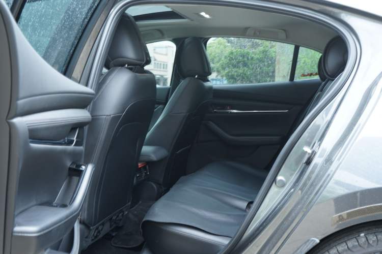 Used Mazda 3 Axela 2023 2.0L Automatic ZhiZhen Edition Interior 4