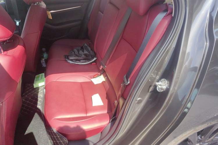 Used Mazda 3 Axela 2023 2.0L Automatic ZhiZhen Edition Interior 4