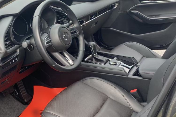 Used Mazda 3 Axela 2023 2.0L Automatic Zhiya Edition Interior 4