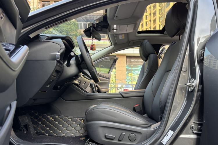 Used Mazda 3 Axela 2023 2.0L Automatic ZhiZhen Edition Interior 4