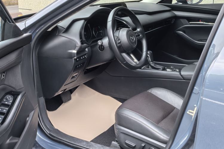 Used Mazda 3 Axela 2023 2.0L Automatic ZhiZhen Edition Interior 4