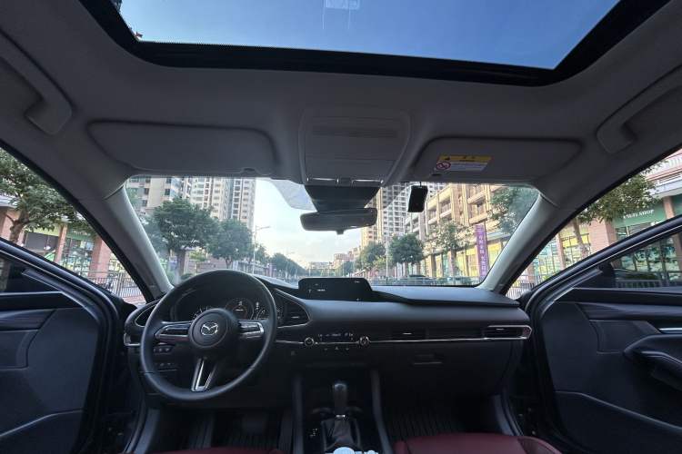 Used Mazda 3 Axela 2023 2.0L Automatic ZhiZhen Edition Interior 5