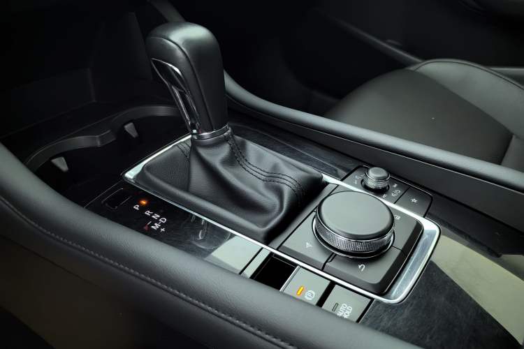 Used Mazda 3 Axela 2023 2.0L Automatic Zhiya Edition Interior 5