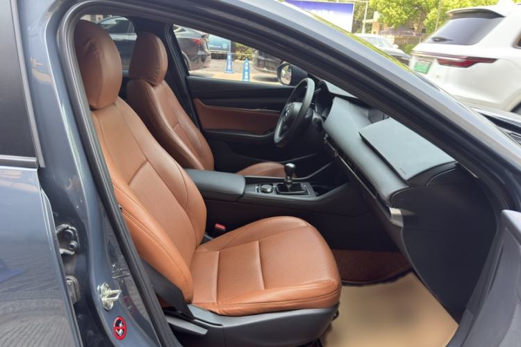 Used Mazda 3 Axela 2023 1.5L Manual ZhiMei Edition Interior 5