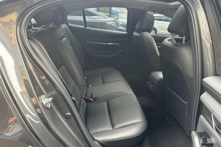 Used Mazda 3 Axela 2023 2.0L Automatic ZhiZhen Edition Interior 6