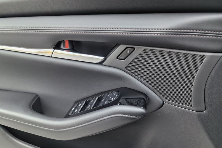 Used Mazda 3 Axela 2023 2.0L Automatic Zhiya Edition Interior 7