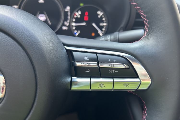 Used Mazda 3 Axela 2023 2.0L Automatic ZhiZhen Edition Interior 8
