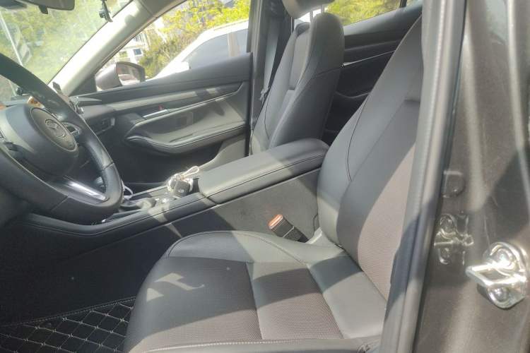 Used Mazda 3 Axela 2023 2.0L Automatic ZhiZhen Edition Left Front Seat
