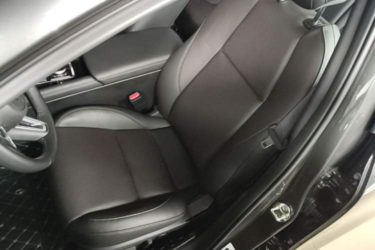 Used Mazda 3 Axela 2023 2.0L Automatic ZhiZhen Edition Left Front Seat