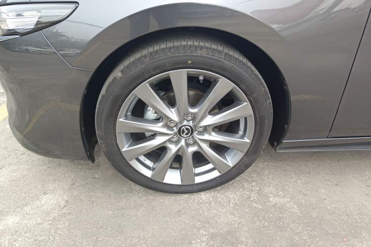 Used Mazda 3 Axela 2023 2.0L Automatic ZhiXuan Edition Left Front Wheel Hub