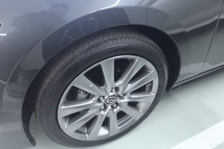 Used Mazda 3 Axela 2023 2.0L Automatic ZhiZhen Edition Left Front Wheel Hub