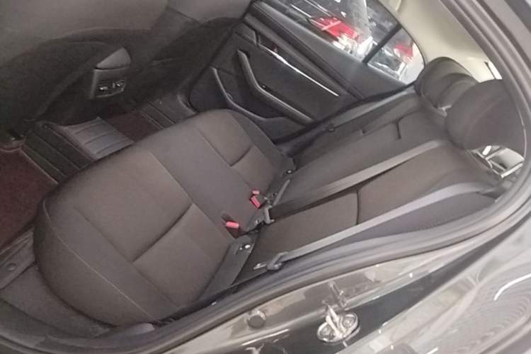 Used Mazda 3 Axela 2023 2.0L Automatic ZhiXuan Edition Left Rear Seat
