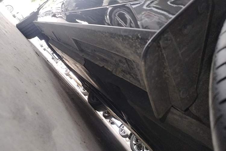 Used Mazda 3 Axela 2023 2.0L Automatic ZhiZhen Edition Left Side Sill