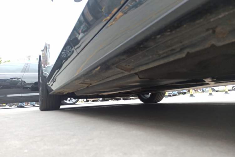 Used Mazda 3 Axela 2023 2.0L Automatic ZhiZhen Edition Left Side Sill