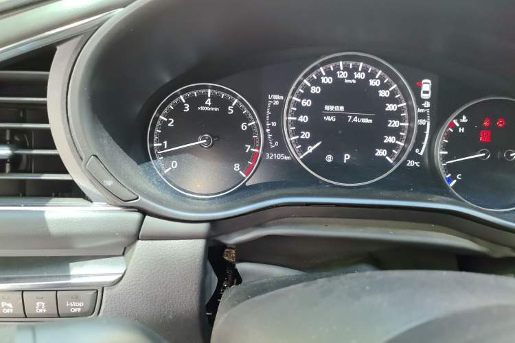 Used Mazda 3 Axela 2023 2.0L Automatic ZhiXuan Edition Odometer Close Up
