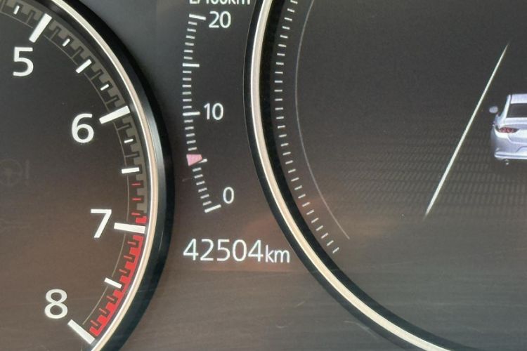 Used Mazda 3 Axela 2023 1.5L Manual ZhiMei Edition Odometer Close Up