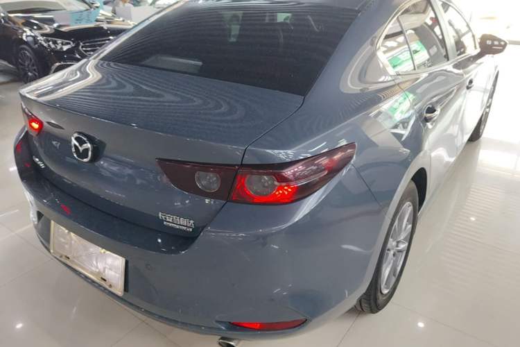 Used Mazda 3 Axela 2023 1.5L Manual ZhiMei Edition Rear Right 45 Deg