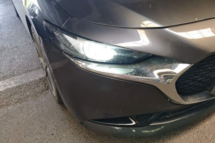 Used Mazda 3 Axela 2023 2.0L Automatic ZhiZhen Edition Right Front Headlight