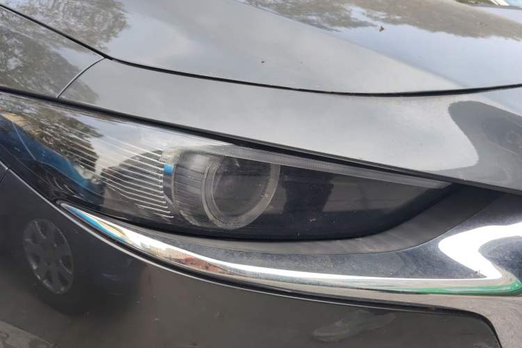 Used Mazda 3 Axela 2023 2.0L Automatic ZhiZhen Edition Right Front Headlight
