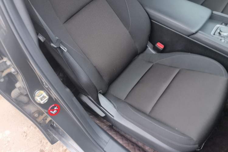 Used Mazda 3 Axela 2023 2.0L Automatic Zhiqing Edition Right Front Seat