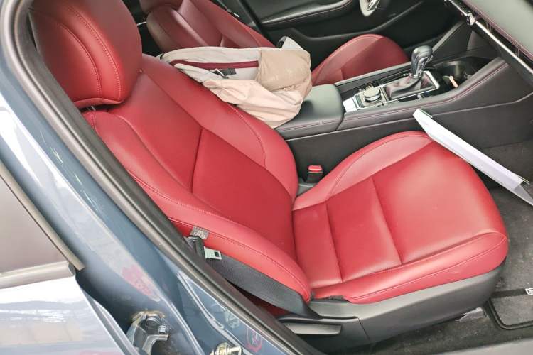 Used Mazda 3 Axela 2023 2.0L Automatic ZhiXuan Edition Right Front Seat