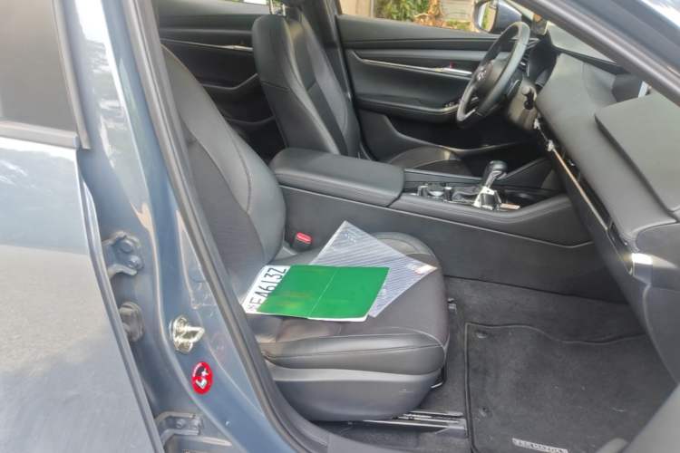 Used Mazda 3 Axela 2023 2.0L Automatic ZhiZhen Edition Right Front Seat