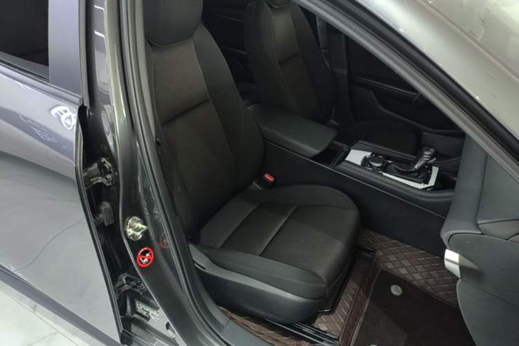 Used Mazda 3 Axela 2023 2.0L Automatic ZhiXuan Edition Right Front Seat