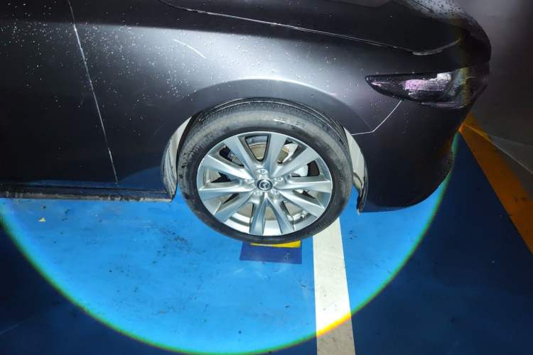 Used Mazda 3 Axela 2023 2.0L Automatic ZhiXuan Edition Right Front Wheel Hub