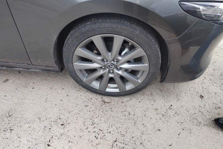 Used Mazda 3 Axela 2023 2.0L Automatic ZhiXuan Edition Right Front Wheel Hub