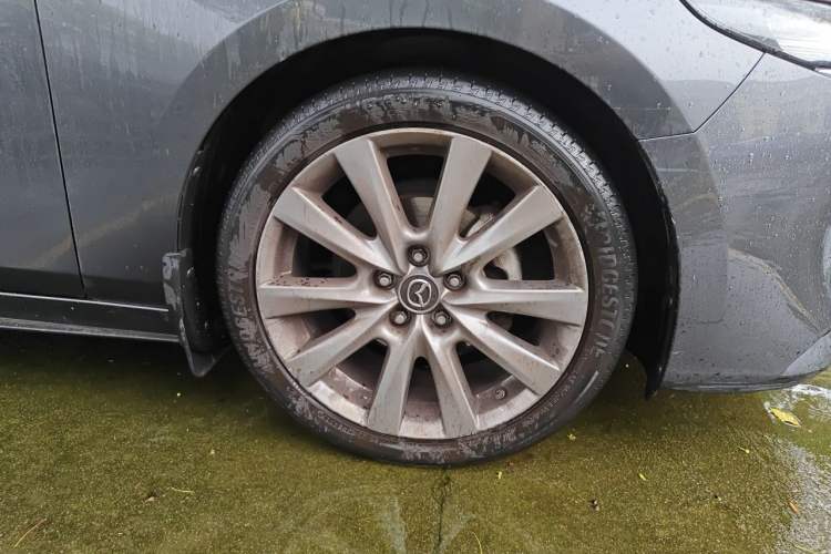 Used Mazda 3 Axela 2023 2.0L Automatic ZhiXuan Edition Right Front Wheel Hub
