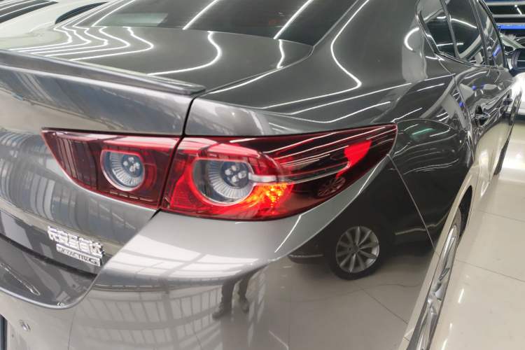 Used Mazda 3 Axela 2023 2.0L Automatic Zhiya Edition Right Rear Taillight