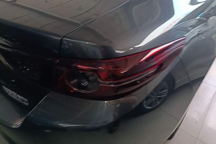 Used Mazda 3 Axela 2023 2.0L Automatic ZhiXuan Edition Right Rear Taillight