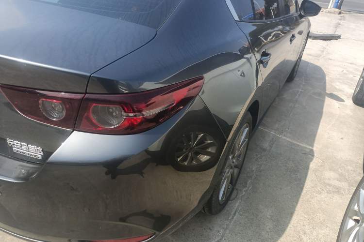 Used Mazda 3 Axela 2023 2.0L Automatic ZhiXuan Edition Right Rear Taillight