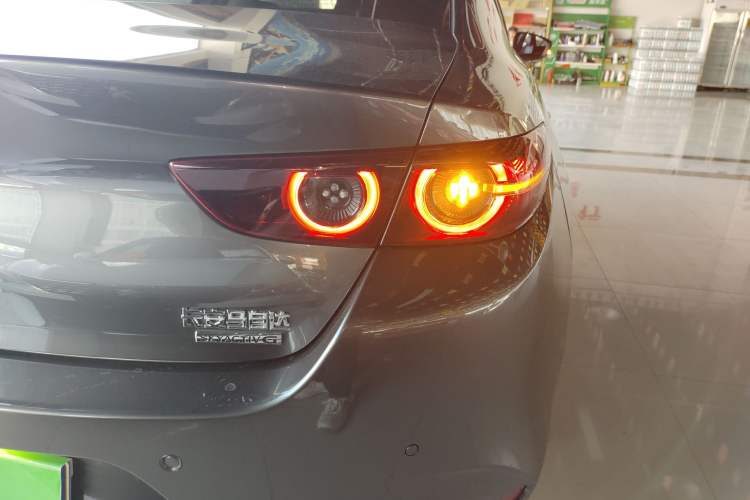 Used Mazda 3 Axela 2023 2.0L Automatic ZhiZhen Edition Right Rear Taillight