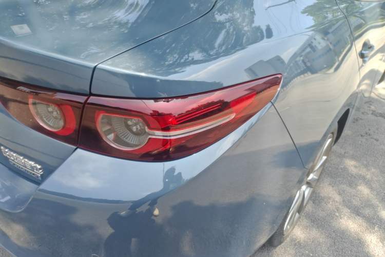 Used Mazda 3 Axela 2023 2.0L Automatic ZhiZhen Edition Right Rear Taillight