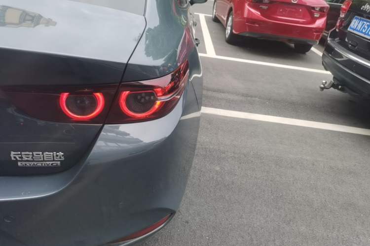 Used Mazda 3 Axela 2023 2.0L Automatic ZhiZhen Edition Right Rear Taillight