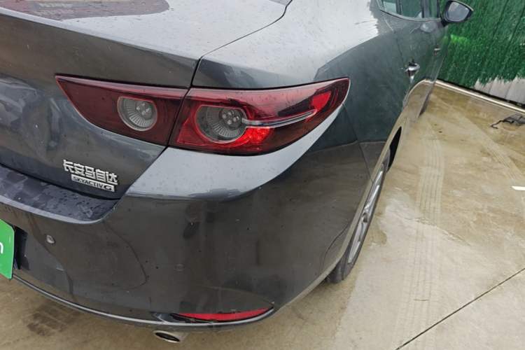 Used Mazda 3 Axela 2023 2.0L Automatic Zhiqing Edition Right Rear Taillight