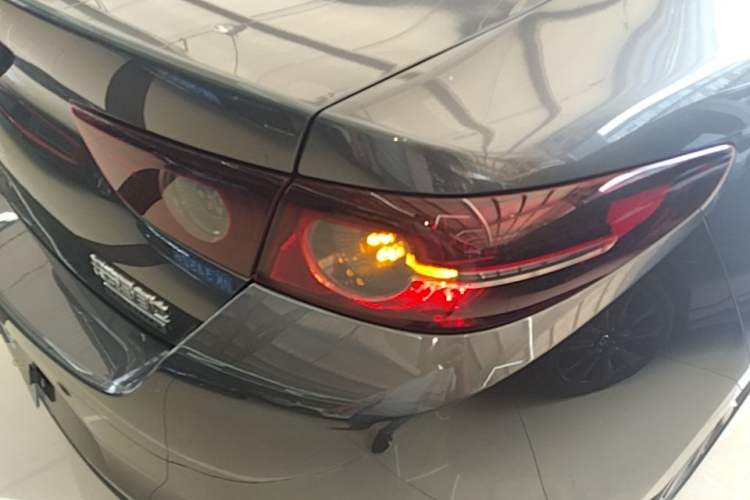 Used Mazda 3 Axela 2023 2.0L Automatic ZhiXuan Edition Right Rear Taillight