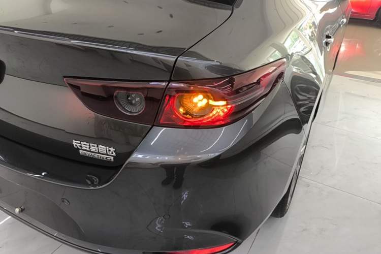 Used Mazda 3 Axela 2023 2.0L Automatic ZhiXuan Edition Right Rear Taillight