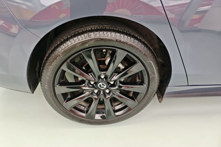 Used Mazda 3 Axela 2023 2.0L Automatic ZhiXuan Edition Right Rear Wheel Hub