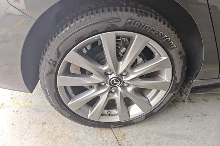 Used Mazda 3 Axela 2023 2.0L Automatic Zhiya Edition Right Rear Wheel Hub