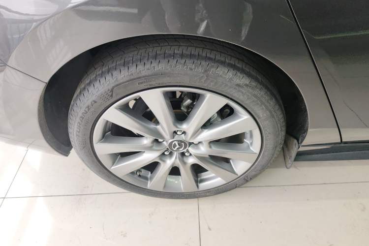 Used Mazda 3 Axela 2023 2.0L Automatic Zhiya Edition Right Rear Wheel Hub