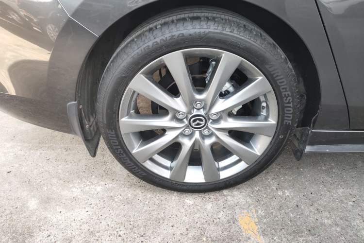 Used Mazda 3 Axela 2023 2.0L Automatic ZhiZhen Edition Right Rear Wheel Hub