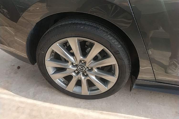 Used Mazda 3 Axela 2023 2.0L Automatic Zhiya Edition Right Rear Wheel Hub