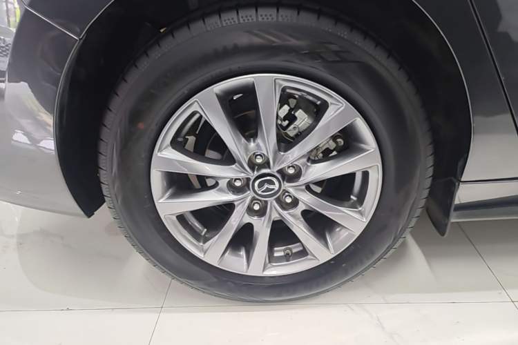 Used Mazda 3 Axela 2023 2.0L Automatic Zhiqing Edition Right Rear Wheel Hub