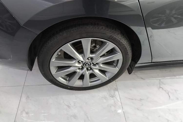 Used Mazda 3 Axela 2023 2.0L Automatic ZhiXuan Edition Right Rear Wheel Hub
